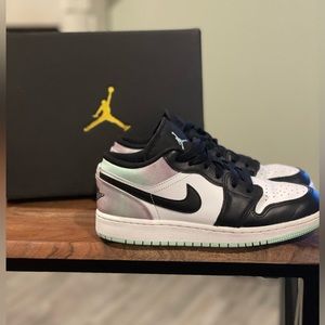 Youth Jordan 1 Low SE